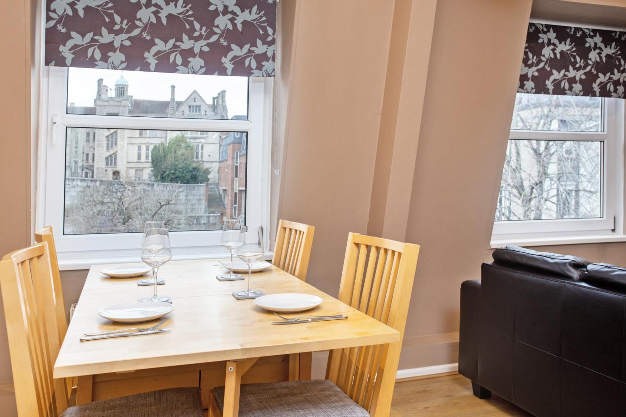 Perfect Perch For Legal Eagle - Winchester Law Courts, High St, Westgate Museum 아파트 외부 사진